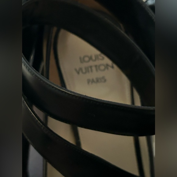 Authentic and gorgeous Louis Vuitton classy heels with ankle wrap tie. - Picture 4 of 9